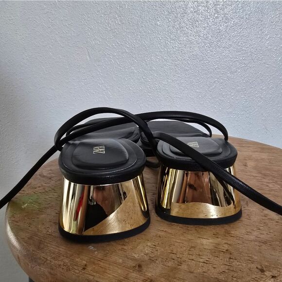 New Zara Strappy Sandals Size 9 In Black And Gold - Picture 3 of 10